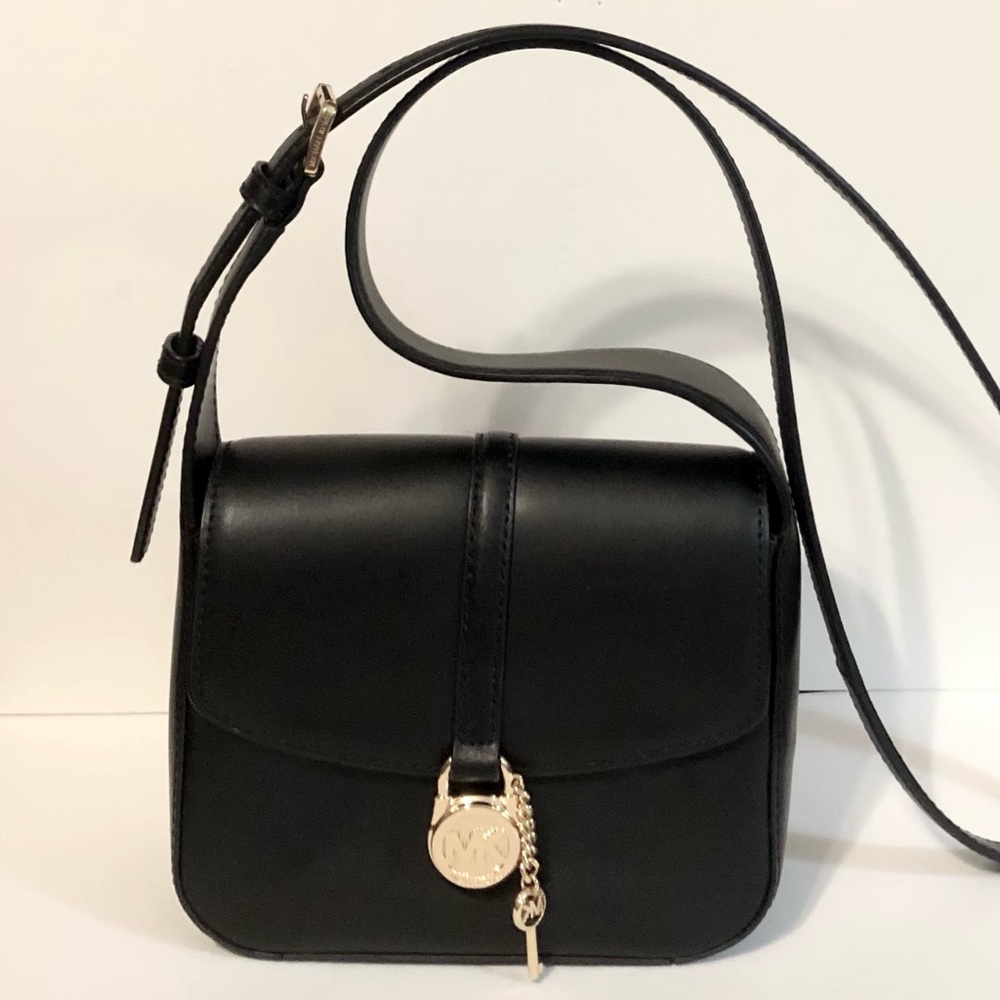 🌹🍃New Michael Kors Smooth Black Leather “Lyra” MK Lock & Key Crossbody Bag🍃🌹